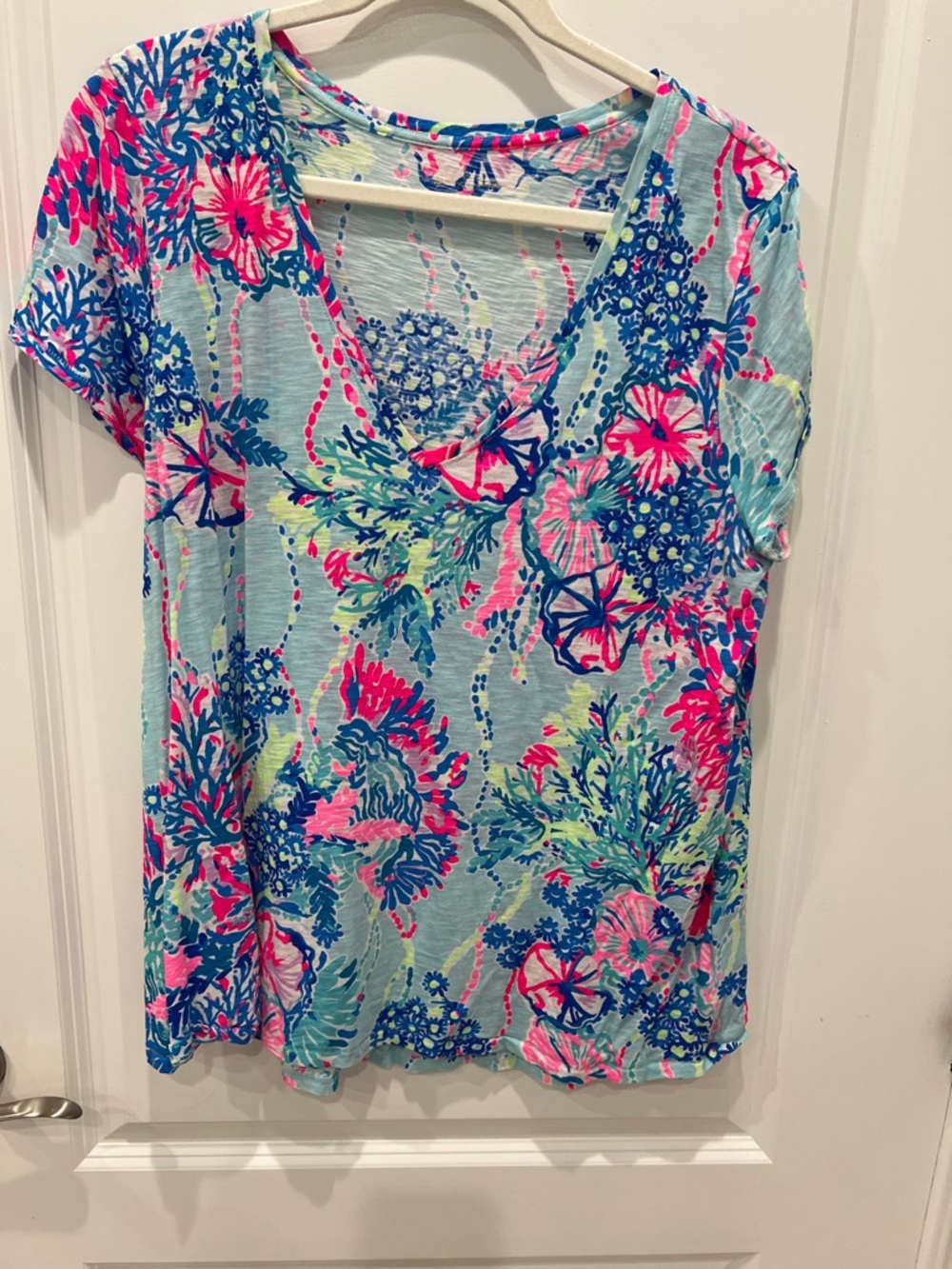 Lilly Pulitzer Sea Floral V-Neck Tee in Light Blue, Pink & Navy